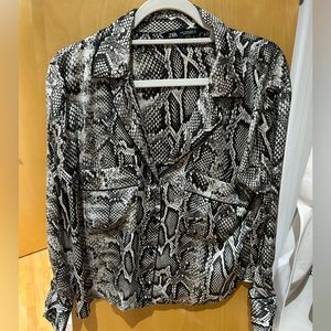 ZARA leopard satin button down shirt. SIZE MEDIUM never worn